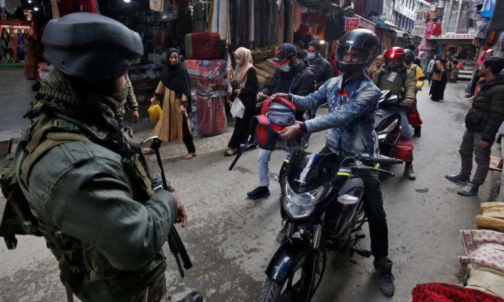 Οι Ινδοί του Κασμίρ καλούν σε βοήθεια τον ΟΗΕ
